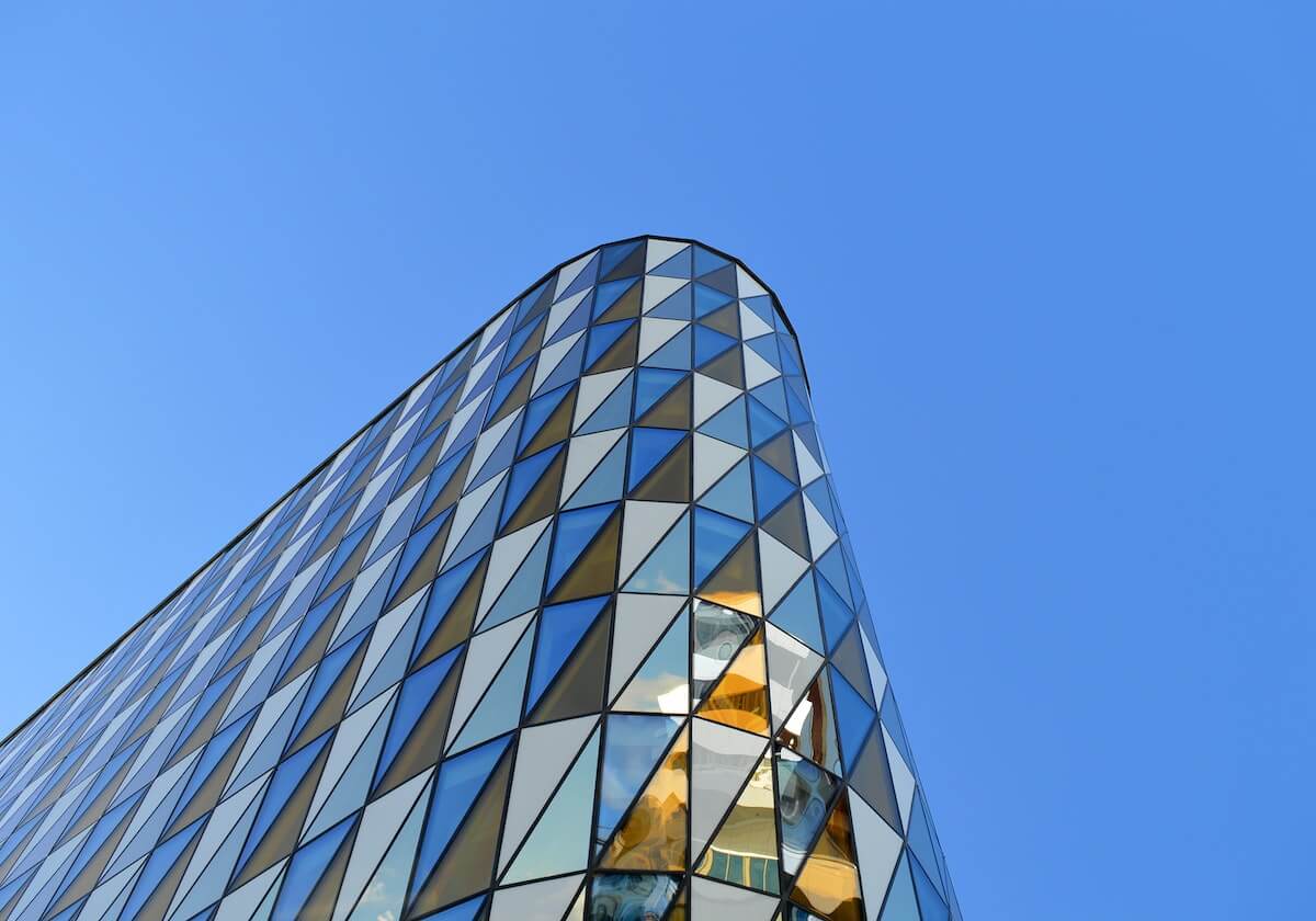 国足留洋传奇，24岁在德甲当主力，娶舞蹈演员生一子，如今怎样了