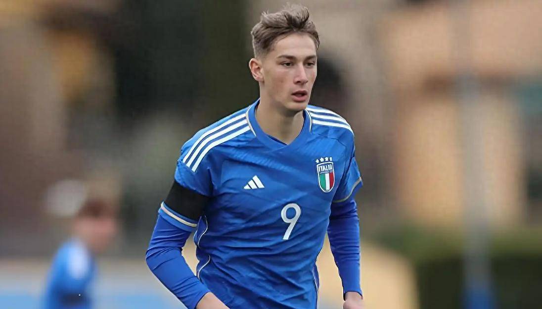 国米2-0打破欧冠首秀魔咒！巴神后最年轻欧冠前锋，年轻版哲科诞生？