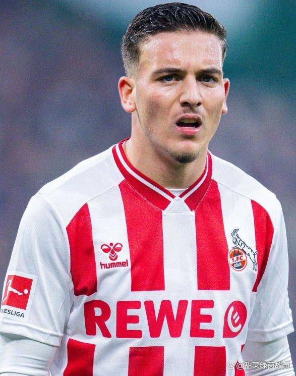曼联今夏可能签下的三名左路前锋,包括两位德甲新星